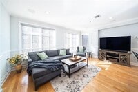 Building Photo - 1331 Grand St