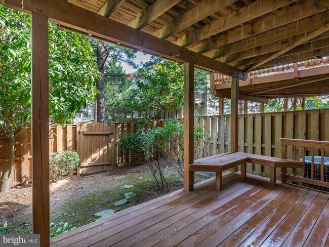 Building Photo - 6704 Dorothy Giles Ct