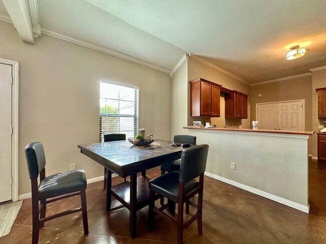 Building Photo - Spacious 4BR/3BA Baylor Bubble Home Minutes from Campus!