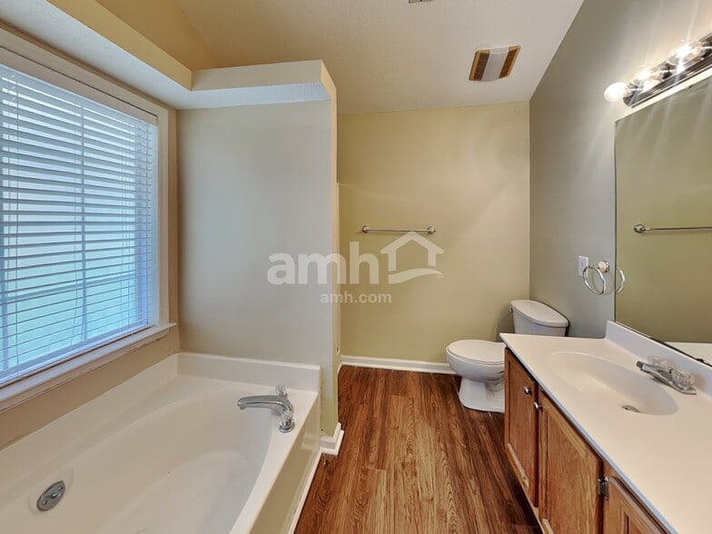 Building Photo - 4902 Hunters Bluff Dr