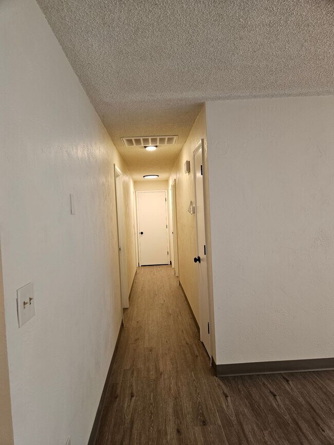 Building Photo - Beautiful Remodeled Home.