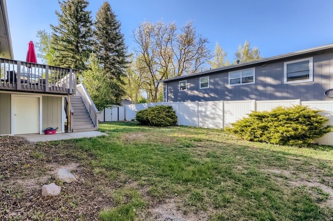 Building Photo - Spacious 5 BDR Lafayette Home - Close to Coal Creek Trail