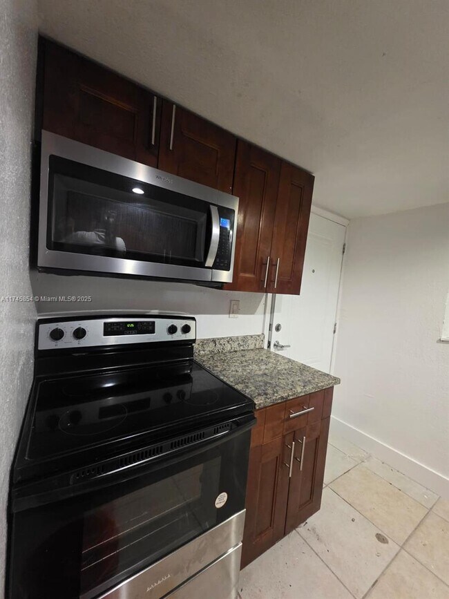 Building Photo - 8312 NE Miami Ct