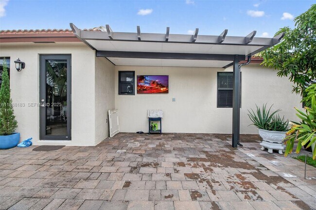 Building Photo - 3616 SE 2nd Dr