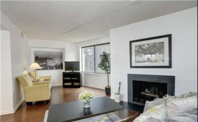 Living Room - 3 Washington Cir NW