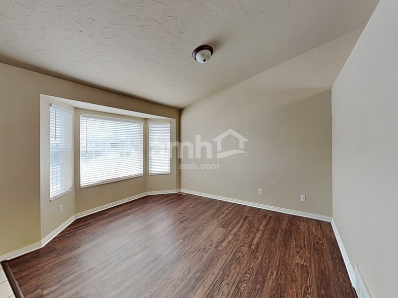 Building Photo - 326 S 1530 E