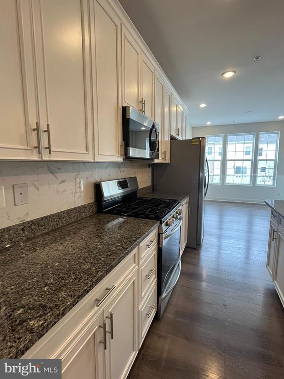 Building Photo - 1225 Fenwick Rd