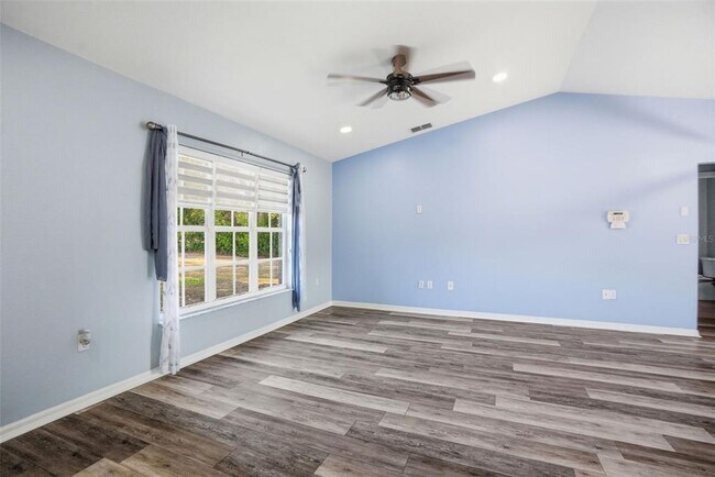 Building Photo - 2263 Deborah Dr
