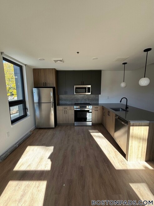 Building Photo - 199 Gardner St