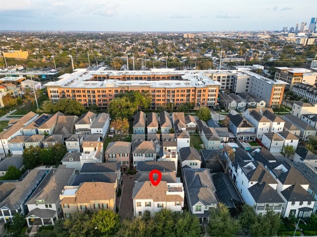 Building Photo - 620 Rutland St