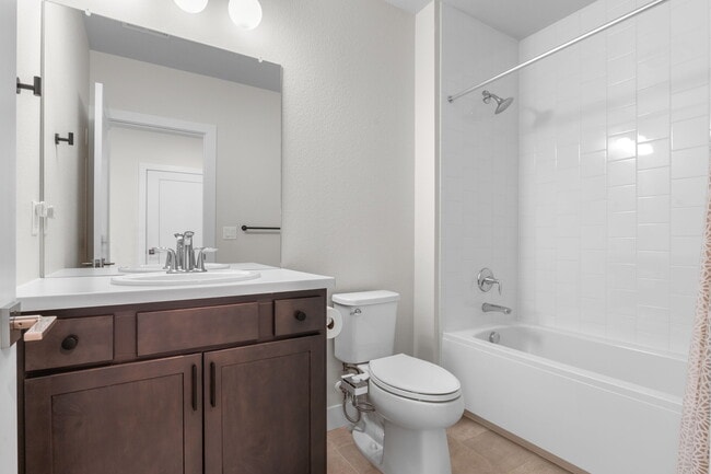 Building Photo - 6625 S Lee St