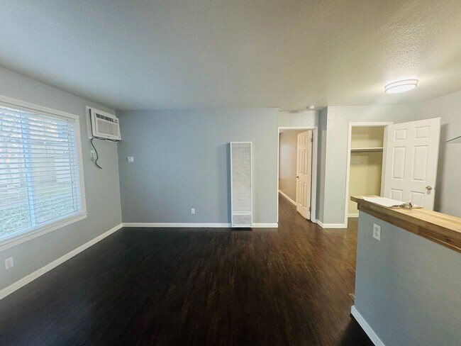 Building Photo - One Bedroom Condo In Fairway West Condominiums