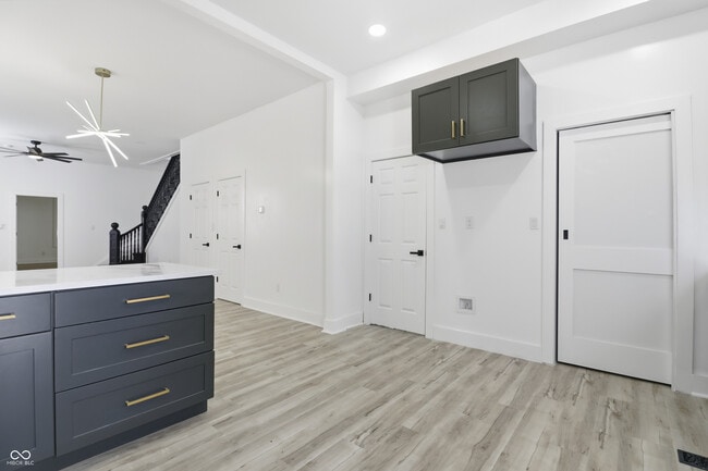 Building Photo - 29 N State Ave