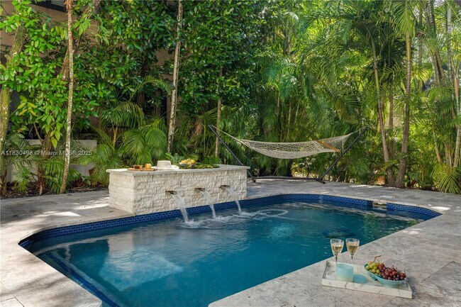Building Photo - 4830 San Amaro Dr