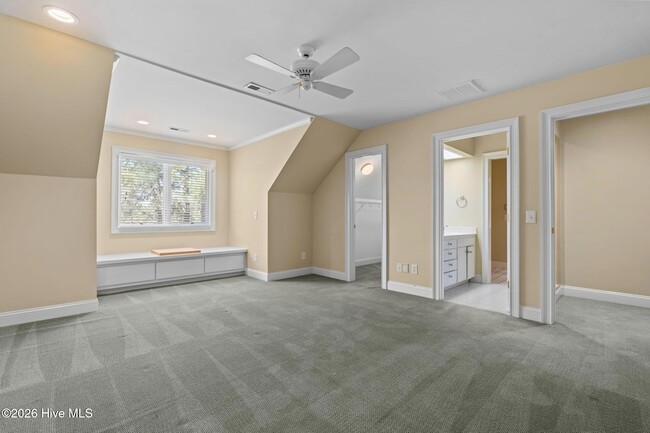 Building Photo - 50 Oak Meadow Rd