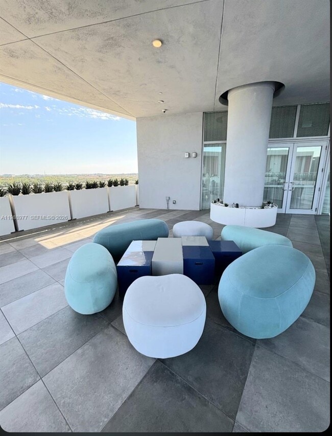 Building Photo - 2000 Metropica Wy