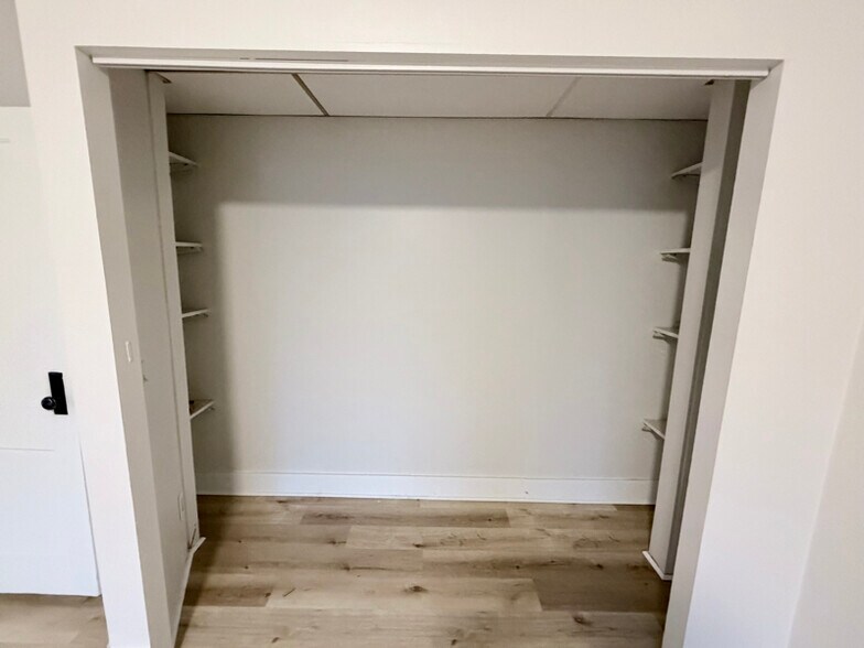 Building Photo - 2233 Brownsville Rd