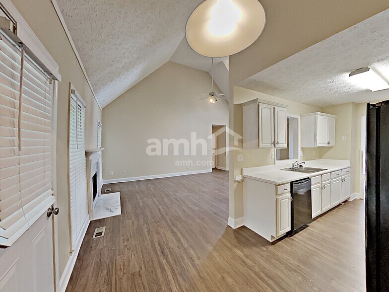 Building Photo - 4759 Julian Way