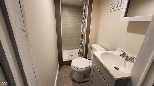 Building Photo - 1604 W 11th St