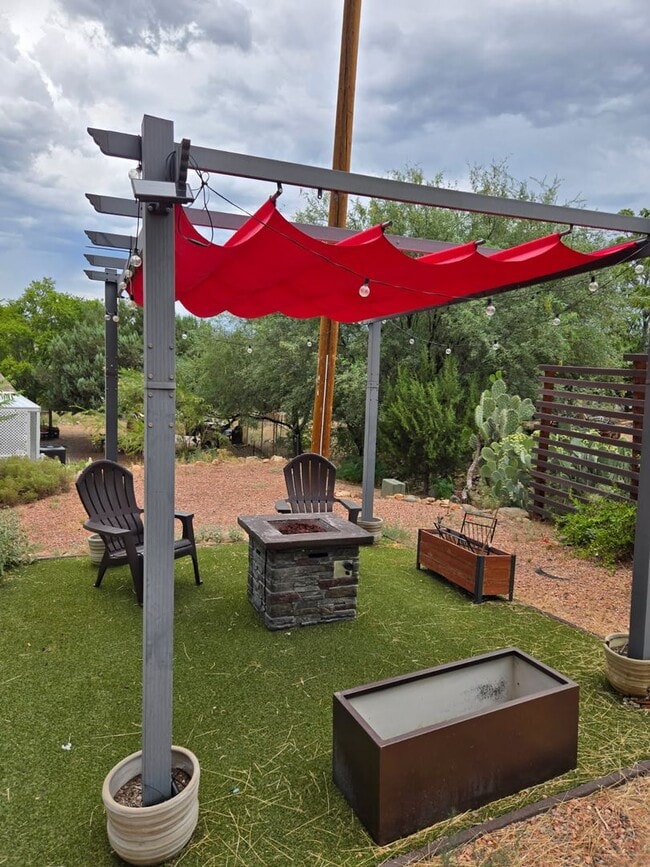 Building Photo - 2 Bed 1 Bath In Rimrock Contact Property P...