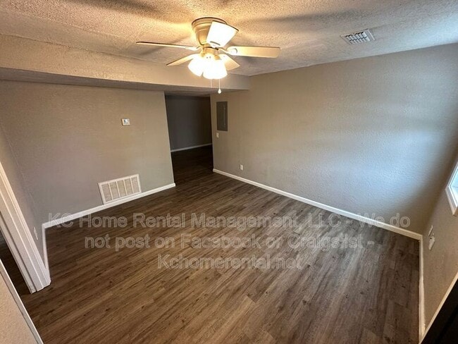 Building Photo - 300 Hill St