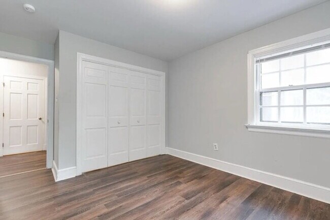 Building Photo - 5001 Southmoor Rd