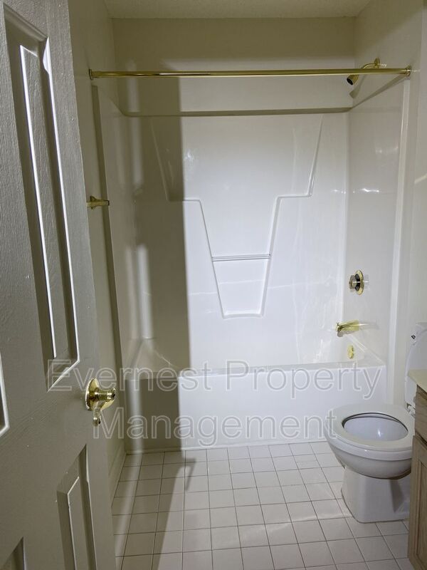 Building Photo - 9601 Links Way