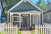 Building Photo - 705 E Kiowa St