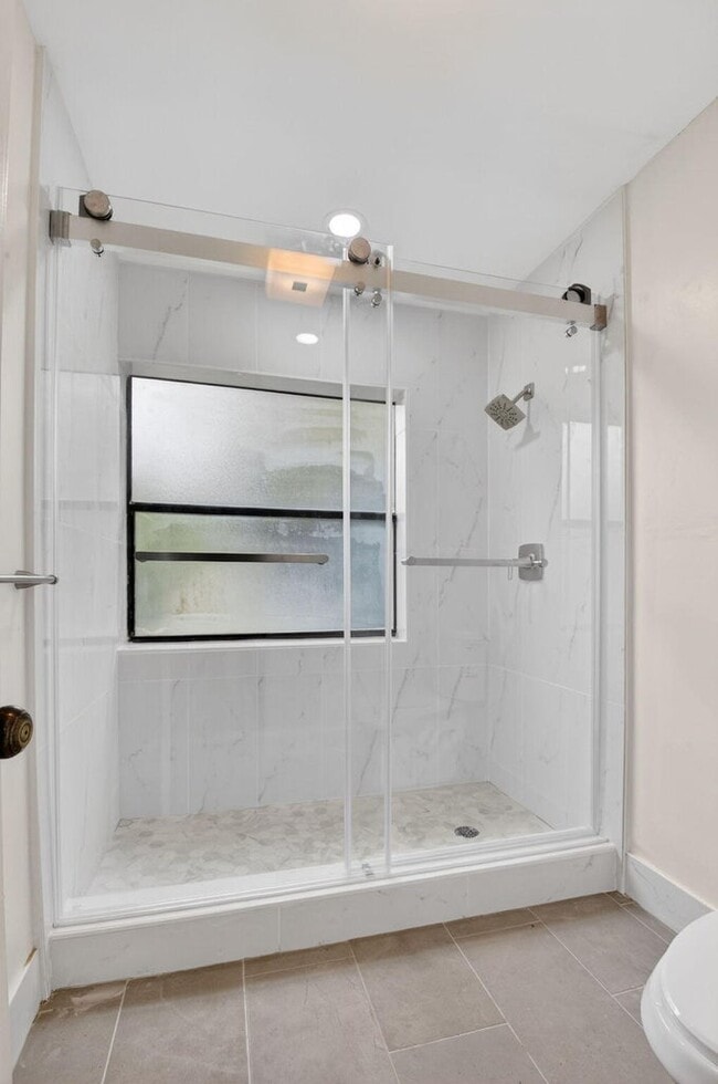 Building Photo - 6130 Aloma Ln