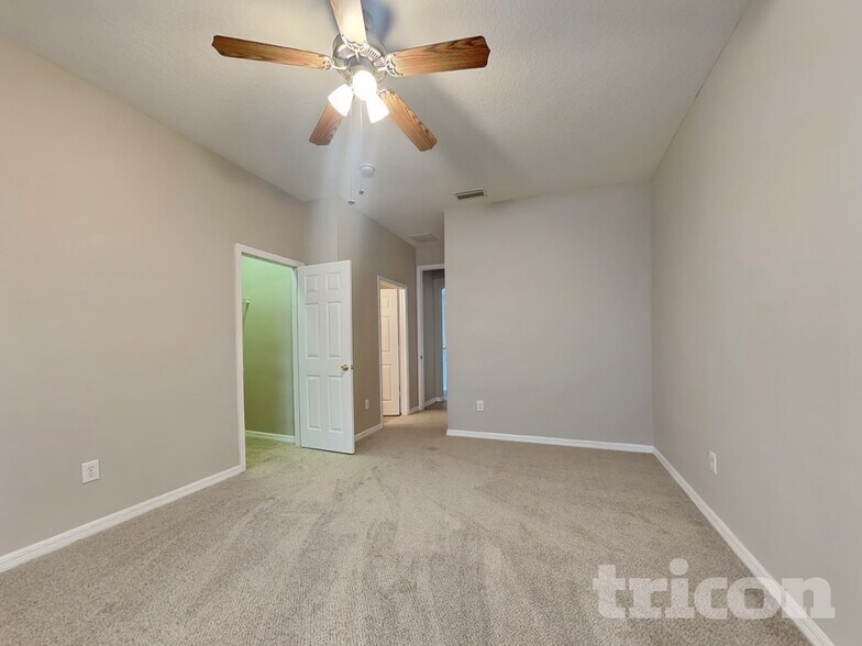 Building Photo - 7253 Lamplighter St