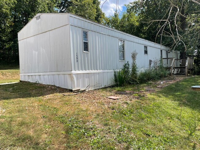 Building Photo - 3 Bed 2 Bath Home For Rent