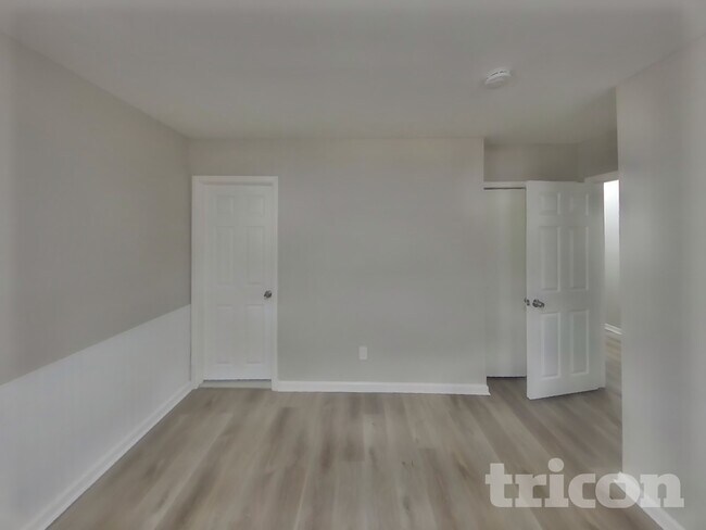 Building Photo - 2840 Mt Vernon Ave