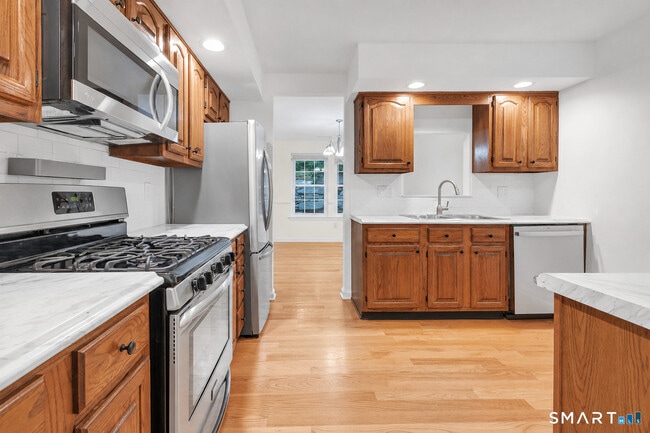 Building Photo - 259 Mayfield Dr