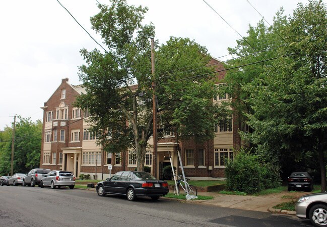 Building Photo - 700-702 Prince Edward St