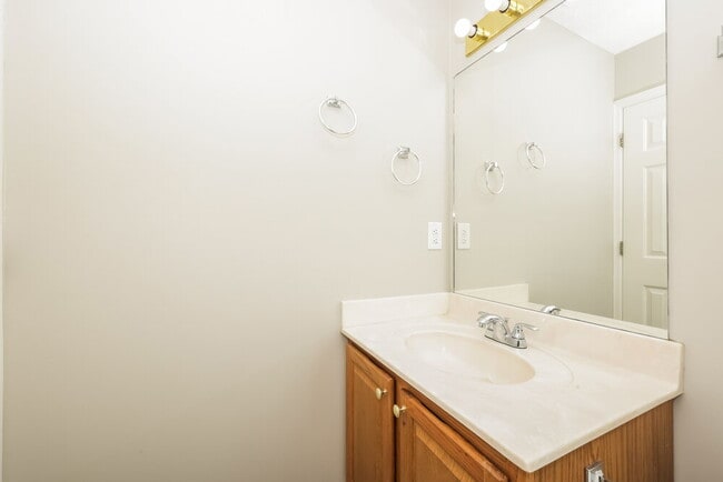 Building Photo - 607 Doral Pointe