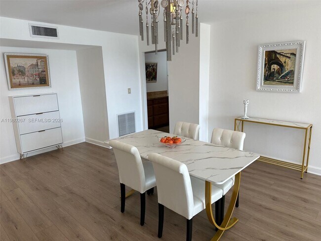 Building Photo - 6039 Collins Ave