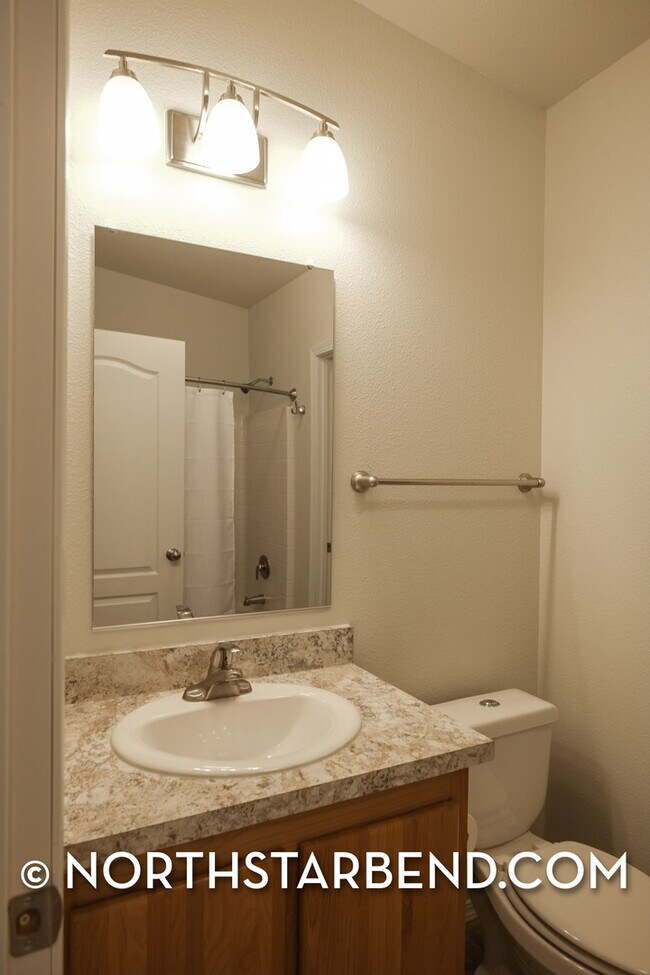 Building Photo - Updated home in Deschutes River Woods