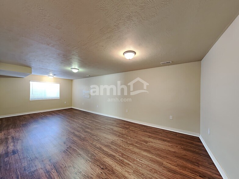 Building Photo - 1316 Osprey Way