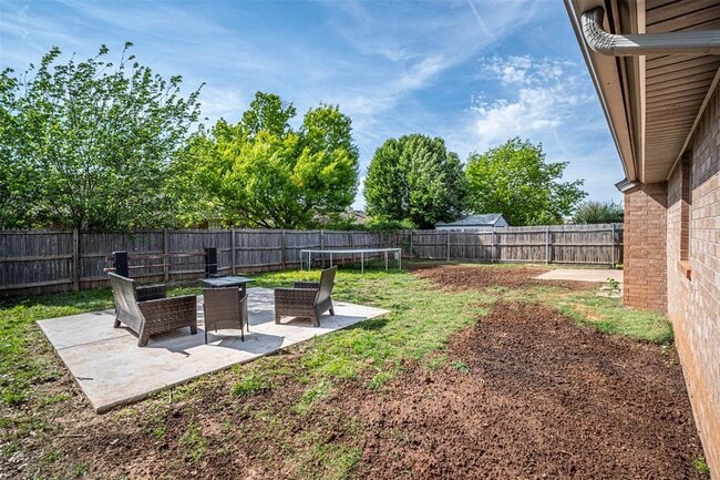 Building Photo - 8421 Woodhue Dr