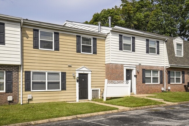 Exterior - Middle River Townhomes