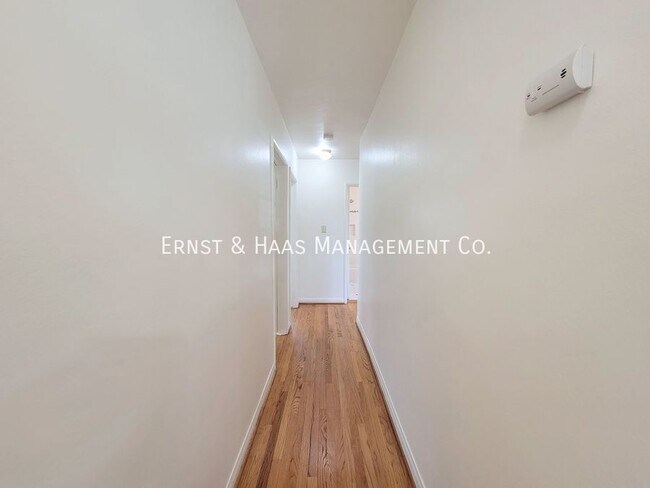 Building Photo - 4718 Briercrest Ave