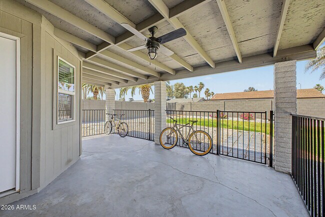 Building Photo - 3524 E Angela Dr