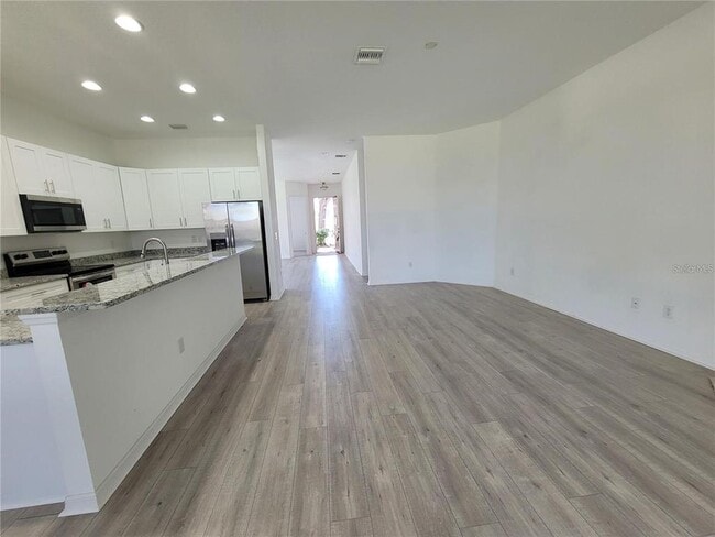 Building Photo - 30741 Pumpkin Ridge Dr