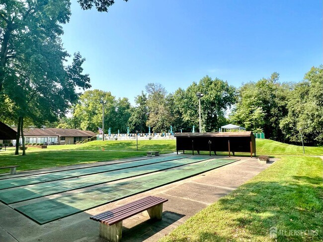 Building Photo - 218 Medford Ct