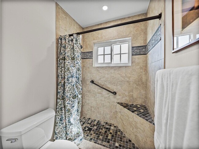 Building Photo - 829 59th Ave