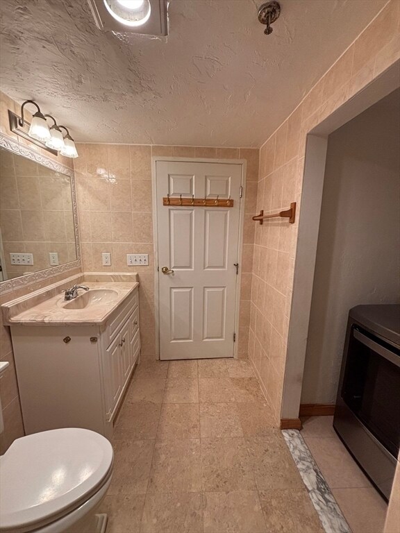 Building Photo - 200 Cove Way