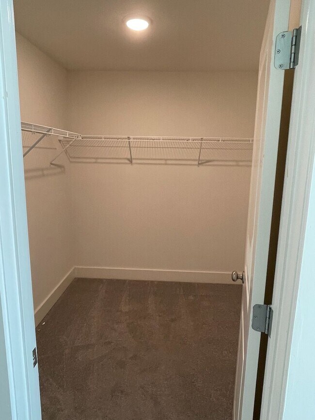 Building Photo - New Construction Townhouse in Townes of Auburn Subdivision