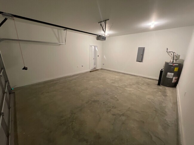 Building Photo - Home for Rent in Oak Grove, AL!! Available to View Now!!!