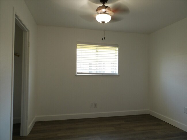 Building Photo - 4705 37th St E