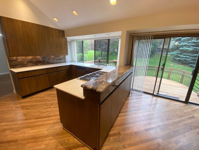 Building Photo - Great Home in the Highlands 360